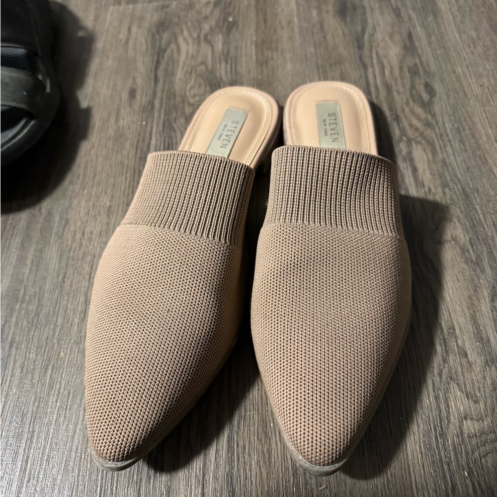 Steve Madden Beige Knit Slip-On Loafers